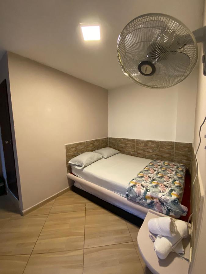 Poblado Living Hotel Медельин Экстерьер фото